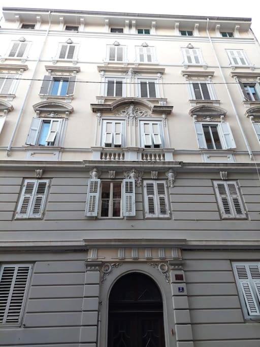 Triestiner Chic Apartment Exterior photo